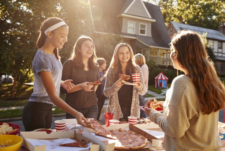 Read more about the article Chai, Pokora and the Desi Neighbors Next Door: 6 Impacts of Neighbours on Shaping a Family Story!