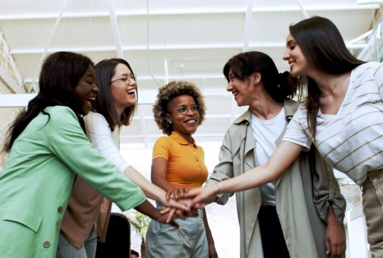Read more about the article Navigating Crises: Leading with Emotional Intelligence
