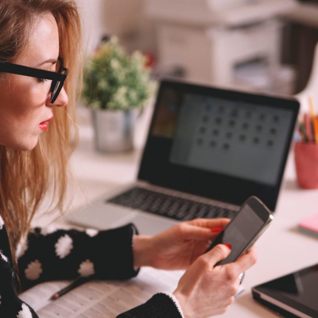 Focus or Fiasco: 7 Strategies to Overcome Distractions and Achieve ...