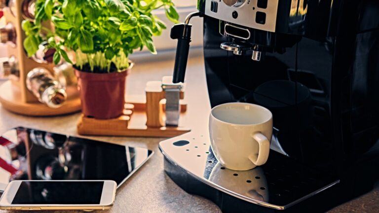 Read more about the article Essential Tech: 10 Essential Gadgets Improve your daily life