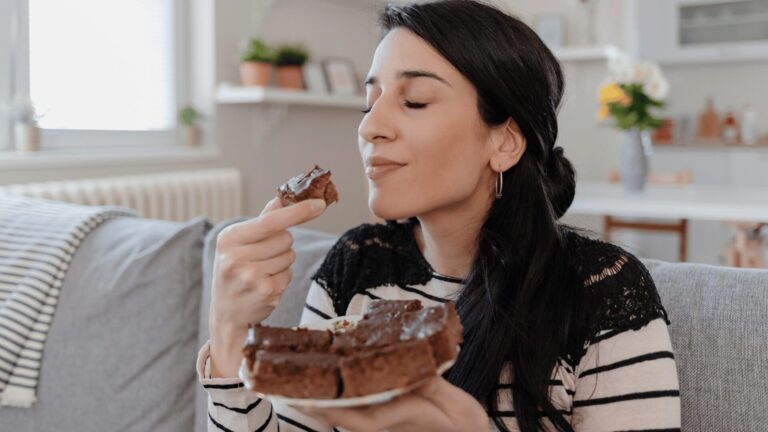 Read more about the article Munching chocolate? Your crunch is audible! Understand the psychology behind craving chocolate