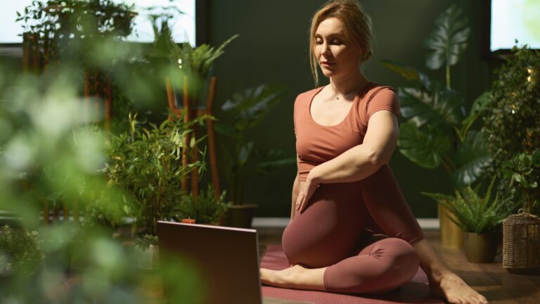 Read more about the article Ditch the gimmicks! Build strong bones naturally after 30. Learn how in this science-backed guide.