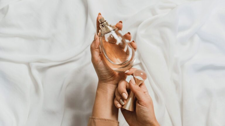 Read more about the article The art of perfume-making: ways to craft your own perfume