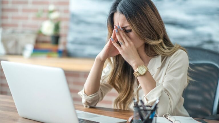 Read more about the article Your Response To Stress Can Impact Your Overall Health And Wellbeing. Learn How Your Body Reacts to Stress And Fatigue.